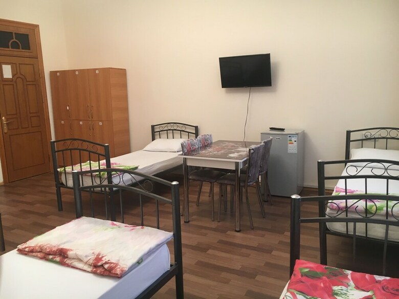 Hostal Badamdar Hotel