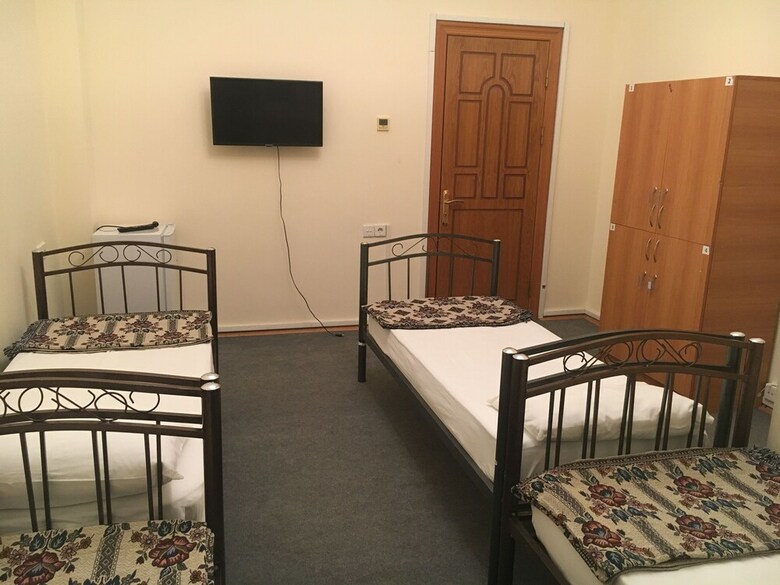 Hostal Badamdar Hotel