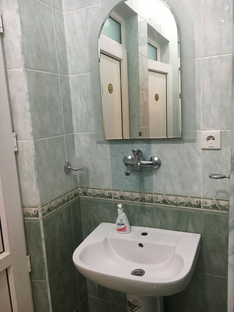 Hostal Badamdar Hotel