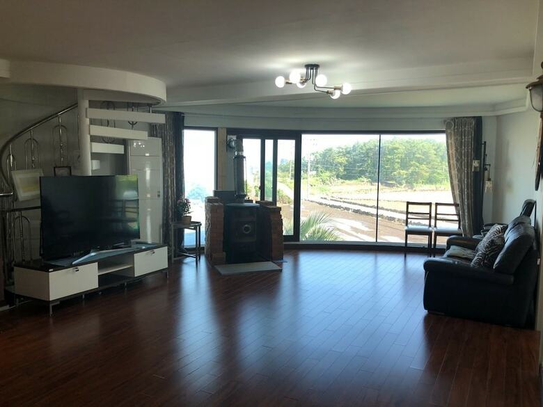 Pension Lounge House Jejuda