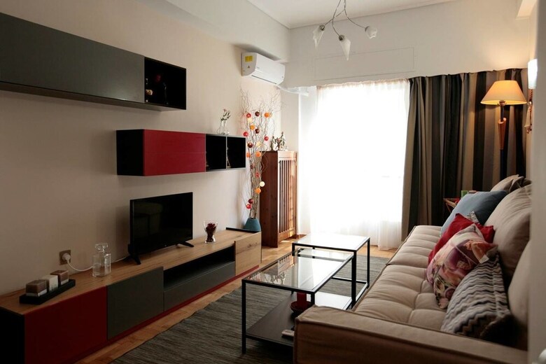 Apartamentos Comfy & Tasteful Central Apt ? 1' To Metro Station