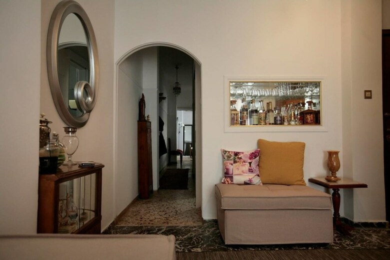 Apartamentos Comfy & Tasteful Central Apt ? 1' To Metro Station