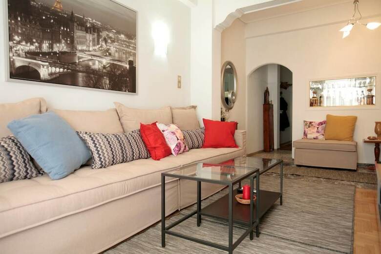 Apartamentos Comfy & Tasteful Central Apt ? 1' To Metro Station