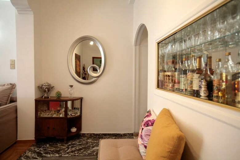 Apartamentos Comfy & Tasteful Central Apt ? 1' To Metro Station