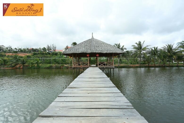 Hotel Suoi Hong Resort