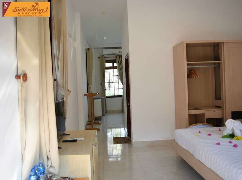 Hotel Suoi Hong Resort