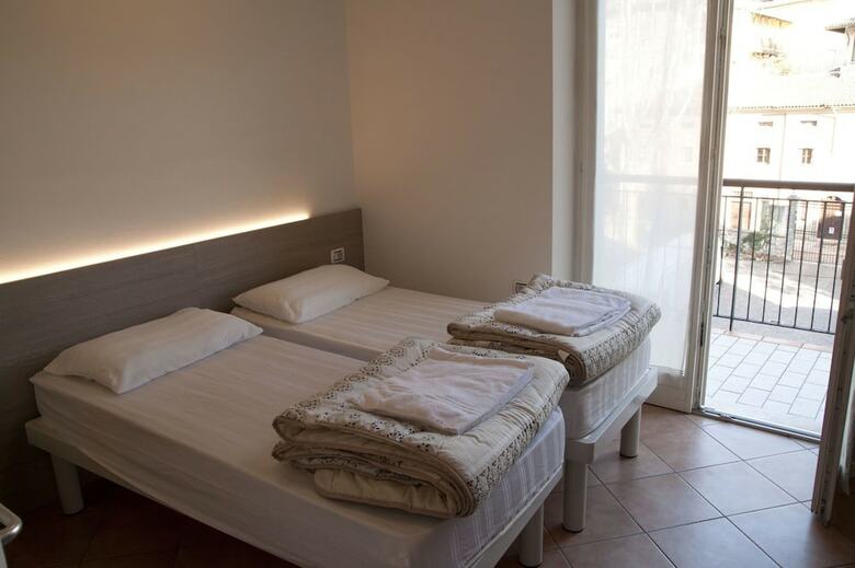 Hostal Ostello Rovereto