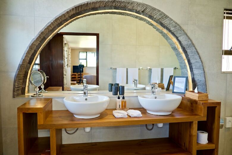 Hotel Normarie's Guesthouse