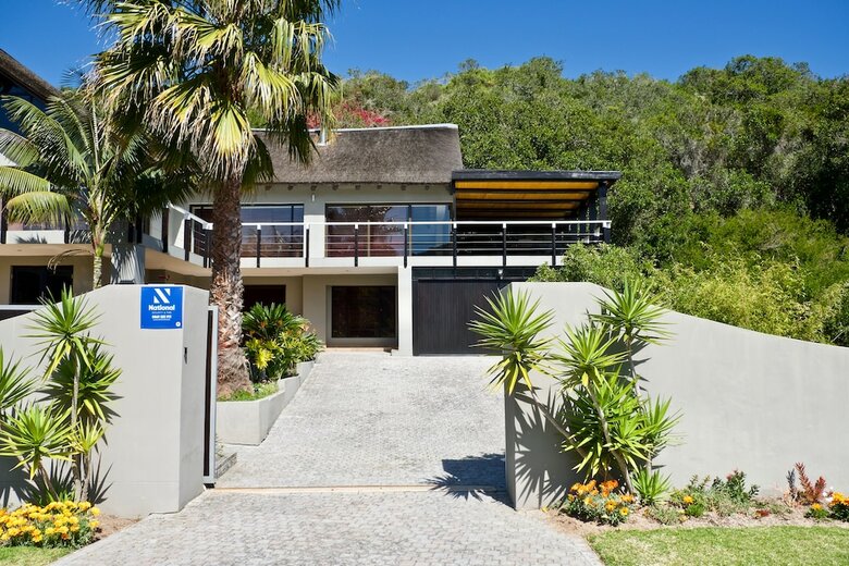 Hotel Normarie's Guesthouse