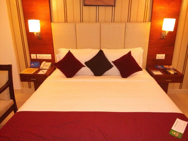 Hotel Whitegate Residency