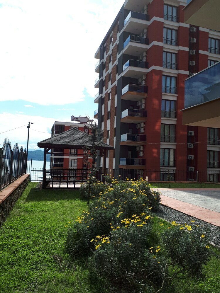 North Pearl Residence