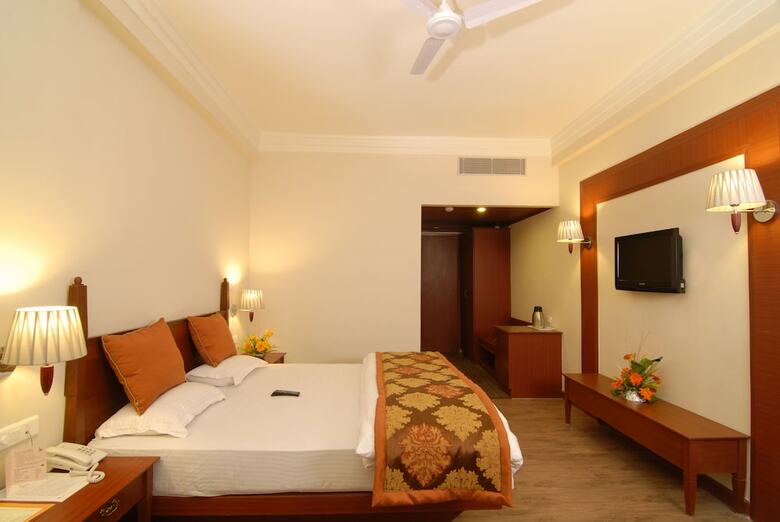 Chanakya Bnr Hotel