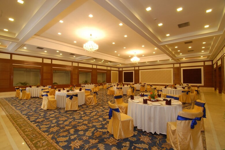 Chanakya Bnr Hotel