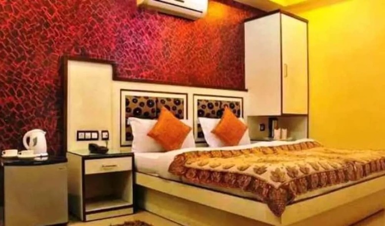 Hotel Comfort Room Shiv Dev Int