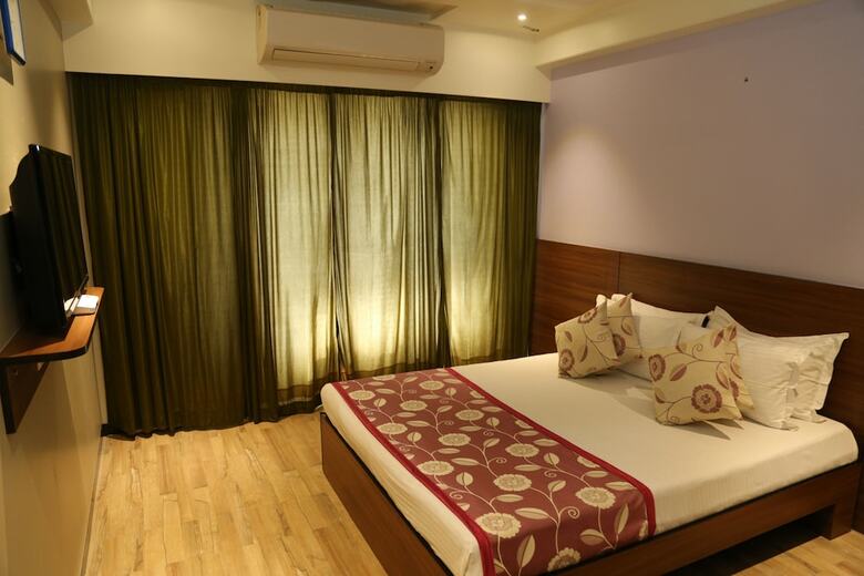 Hotel Madni Royale
