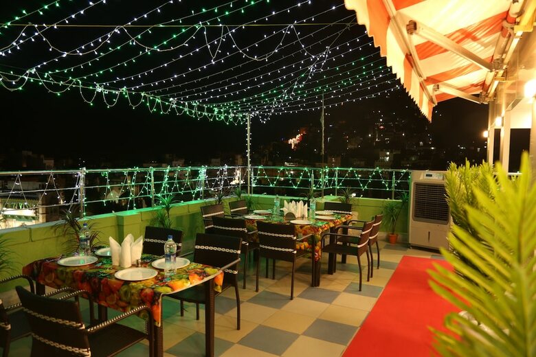 Hotel Madni Royale