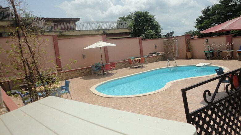 Caesar's Court Hotel And Suites