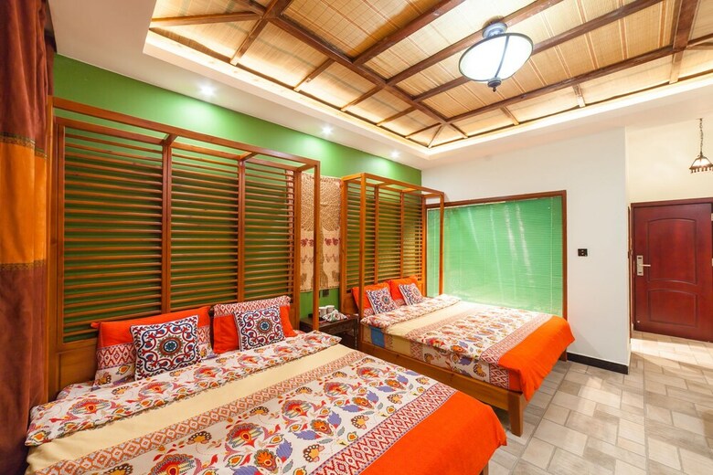 Hotel Dali Love In Clouds Theme Art House
