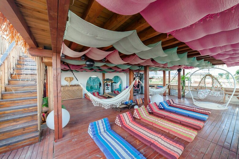 Hotel Dali Love In Clouds Theme Art House