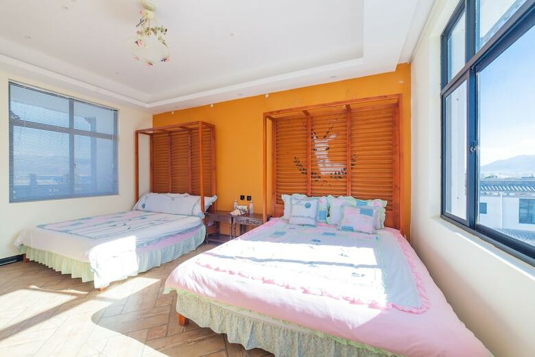Hotel Dali Love In Clouds Theme Art House