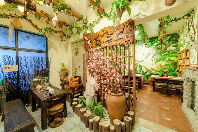 Hotel Dali Love In Clouds Theme Art House