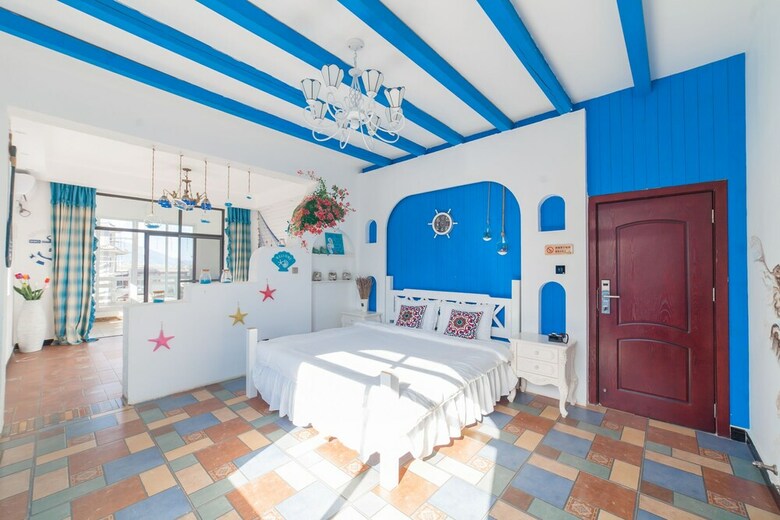 Hotel Dali Love In Clouds Theme Art House