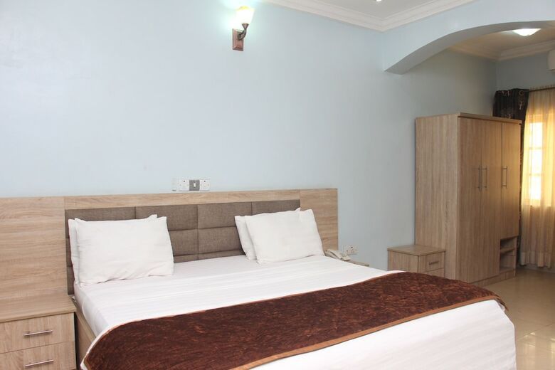 Hotel Josto's Place