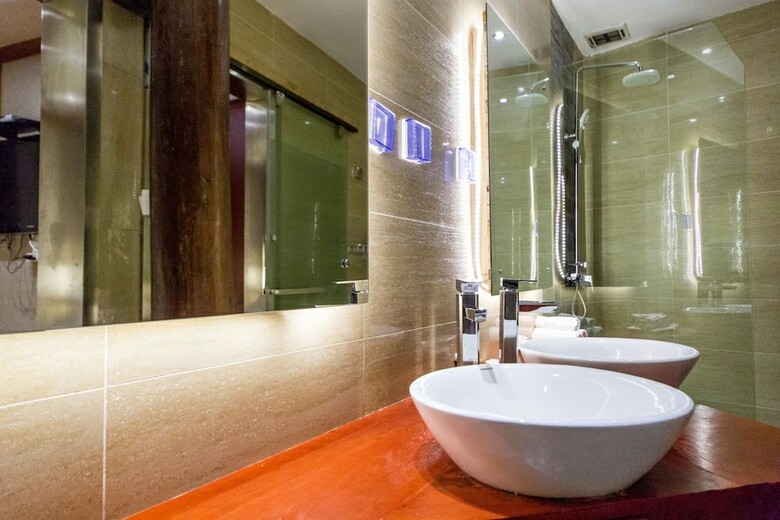 Lijiang Bairui Vacation Hotel