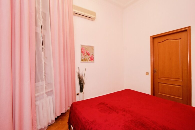 Luxkv Apartment On Gnezdnikovskiy