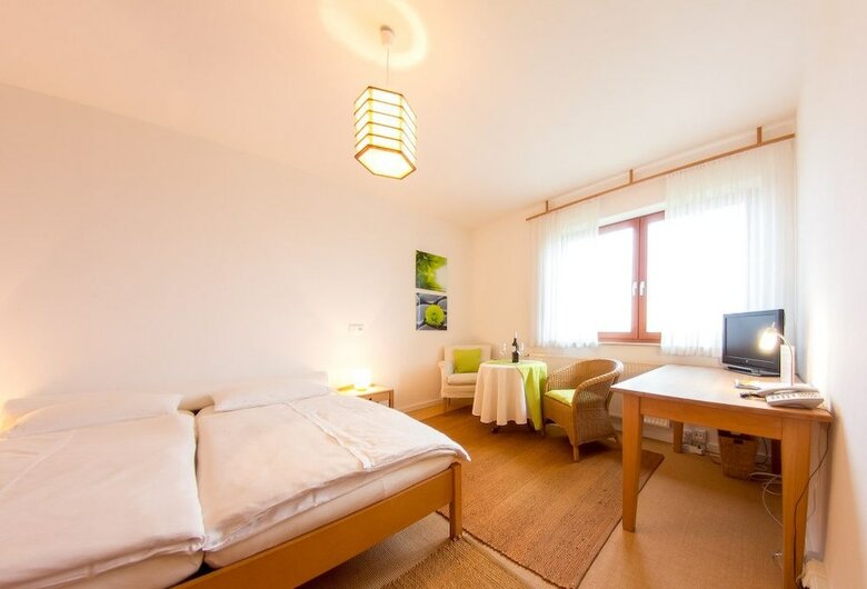 Bioweingut & Landhotel G�nz