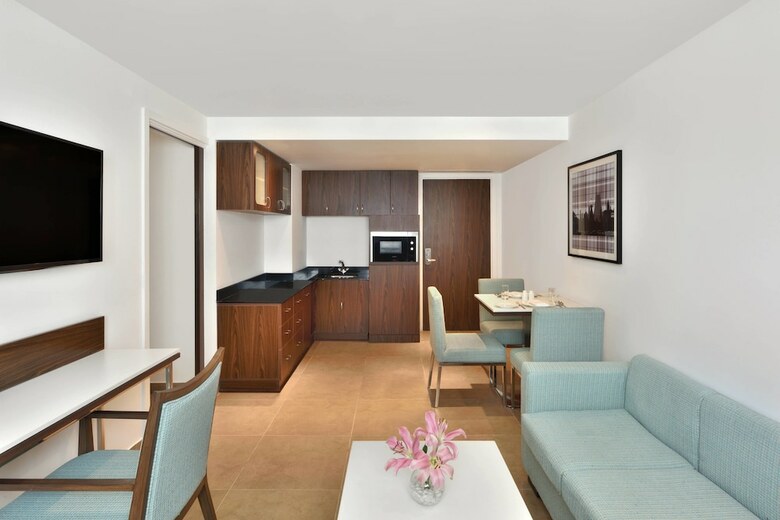 Hotel Fairfield By Marriott Chennai Omr