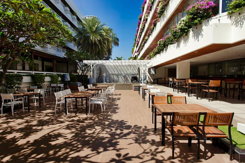 The Cha-am Methavalai Hotel