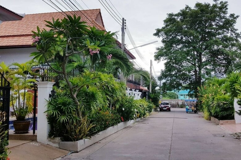 Baan Kanittha - 6 Bedrooms Gt Pool Villa