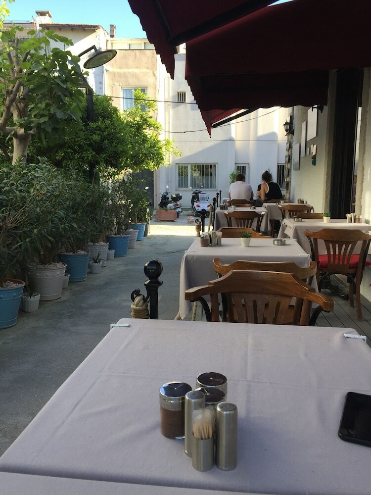 Hostal Yuva Hotel