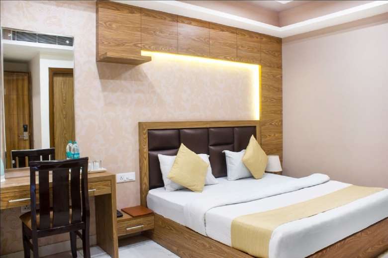 Hotel Ap Holiday Inn