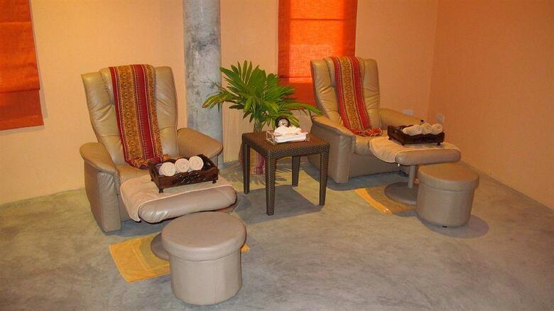 Hotel Peace Laguna Resort & Spa