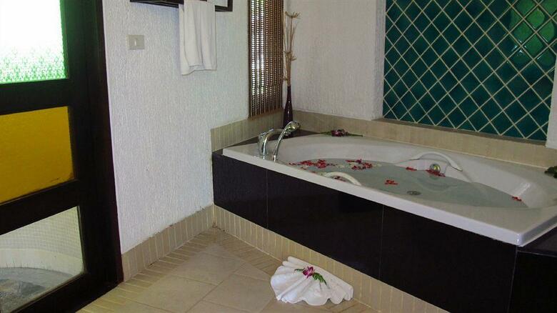 Hotel Peace Laguna Resort & Spa