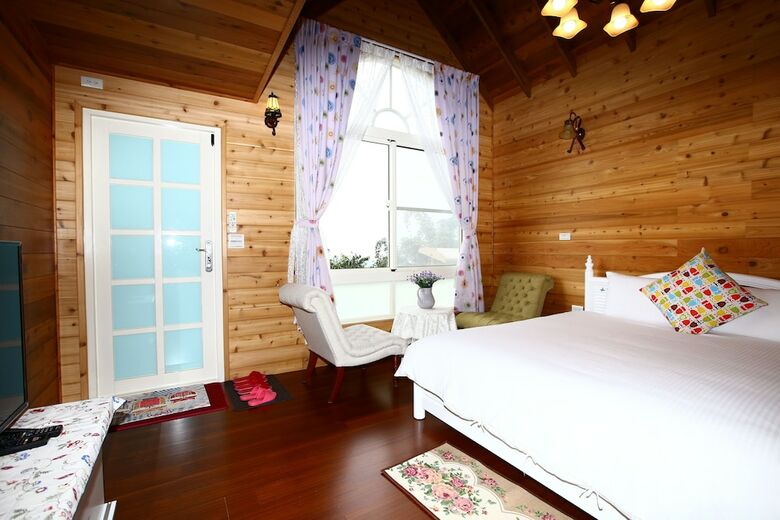 Hotel Sitou Flora's House B&B