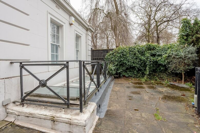 Kings Cross House Sleeps 6