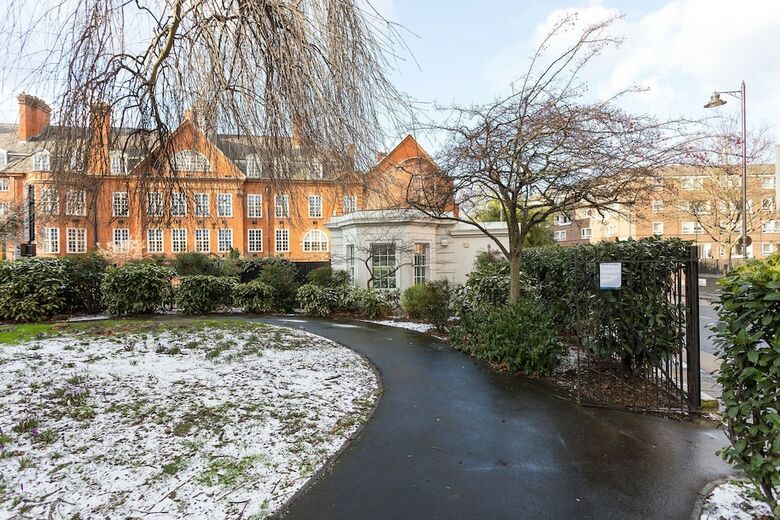 Kings Cross House Sleeps 6