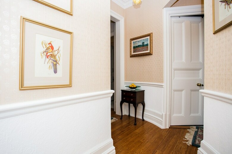2 Bedroom Apartment In Westminister