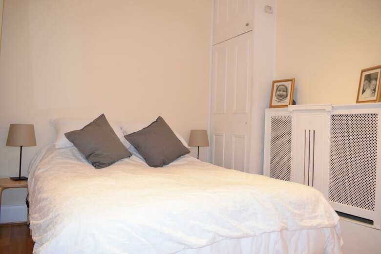 1 Bedroom Shepherds Bush Apartment
