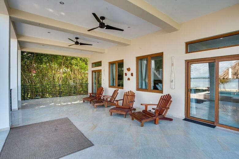 Villa Laguna Gecko