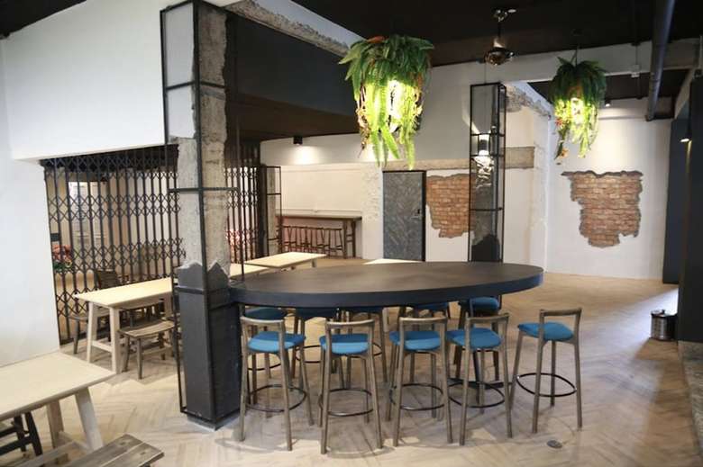 Hostal Ang Mor Lao Poshtel - Adults Only