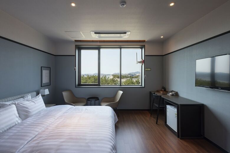 Hotel Sinho Brown-dot