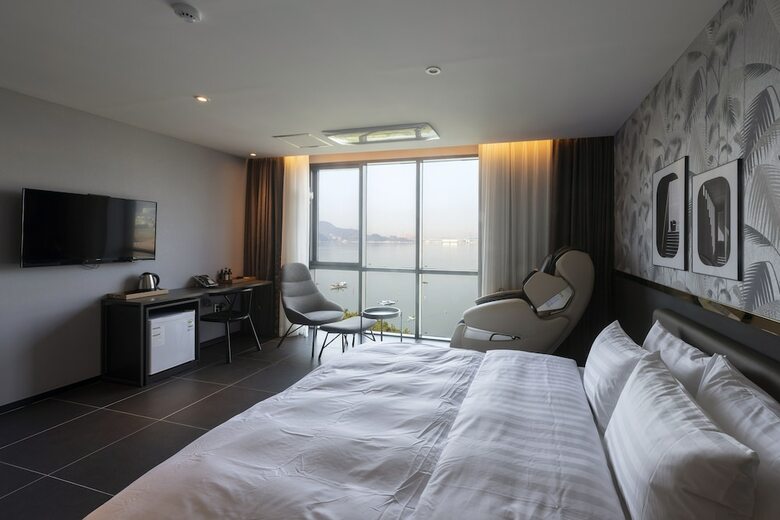 Hotel Sinho Brown-dot