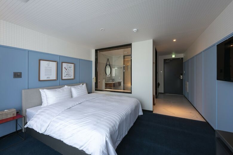 Hotel Sinho Brown-dot