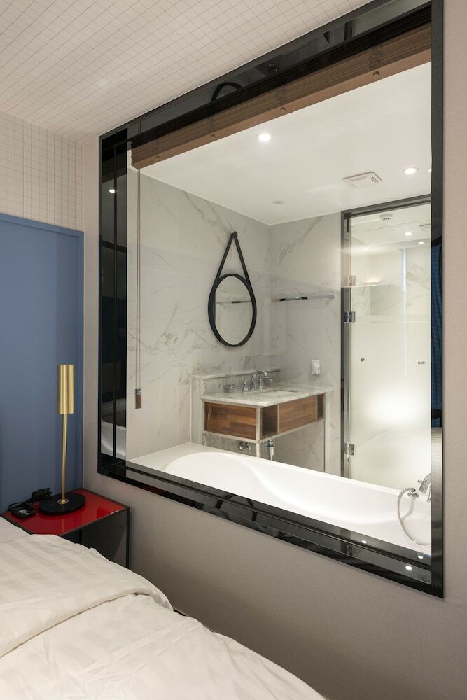 Hotel Sinho Brown-dot