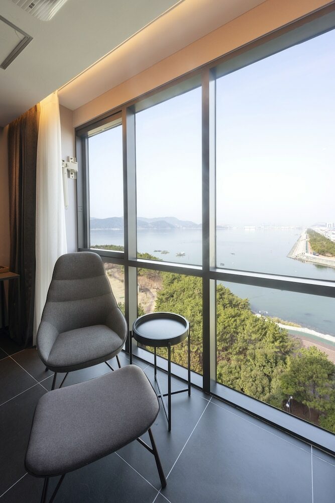 Hotel Sinho Brown-dot