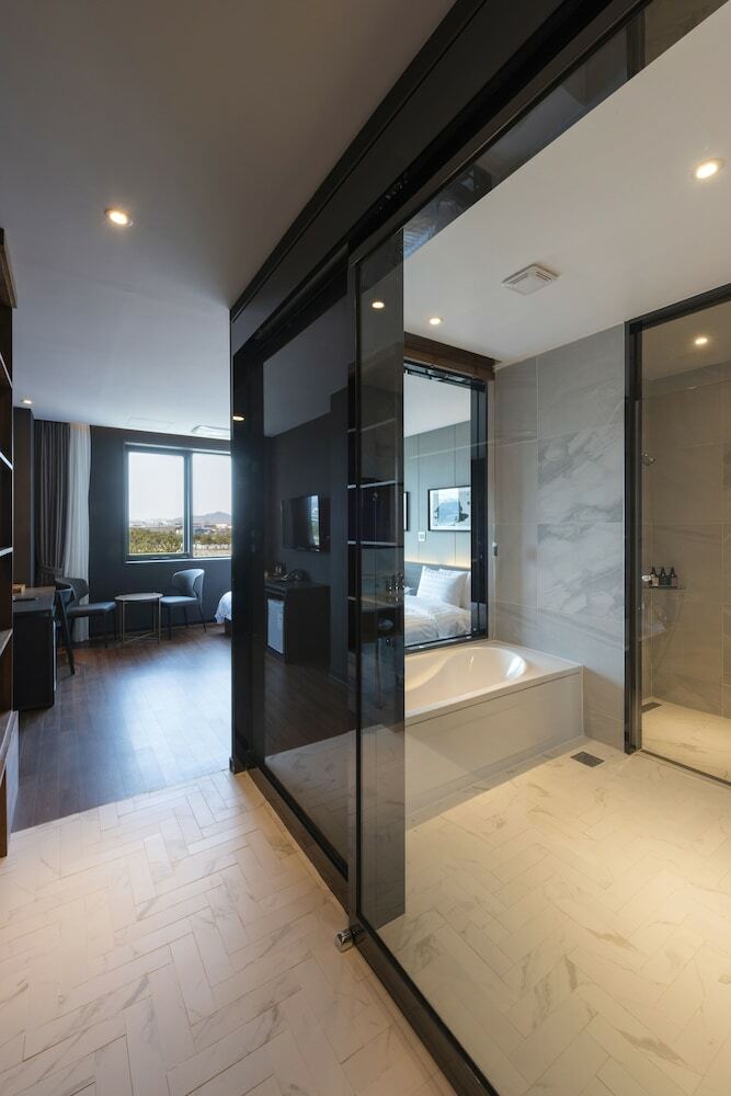 Hotel Sinho Brown-dot